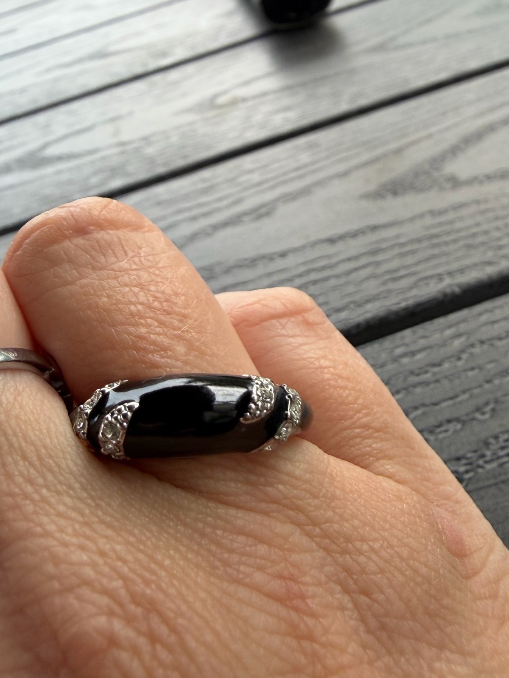 Vintage Avon Silver Ring w/ Black Gemstone - Picture 8 of 10